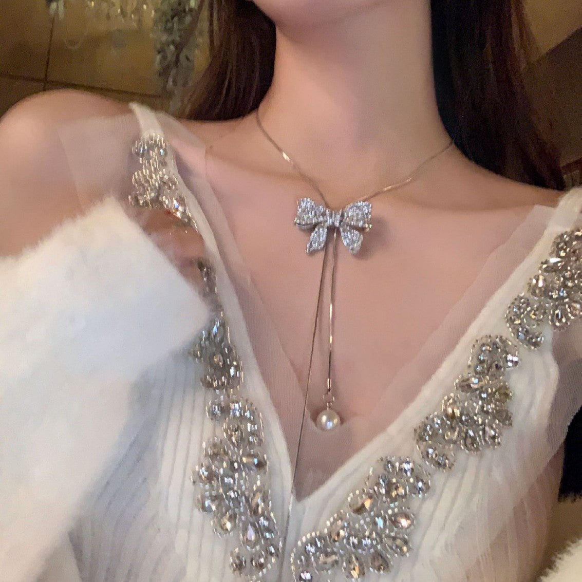 Luxury Fragrance-Infused Crystal Bow Necklace Pendant