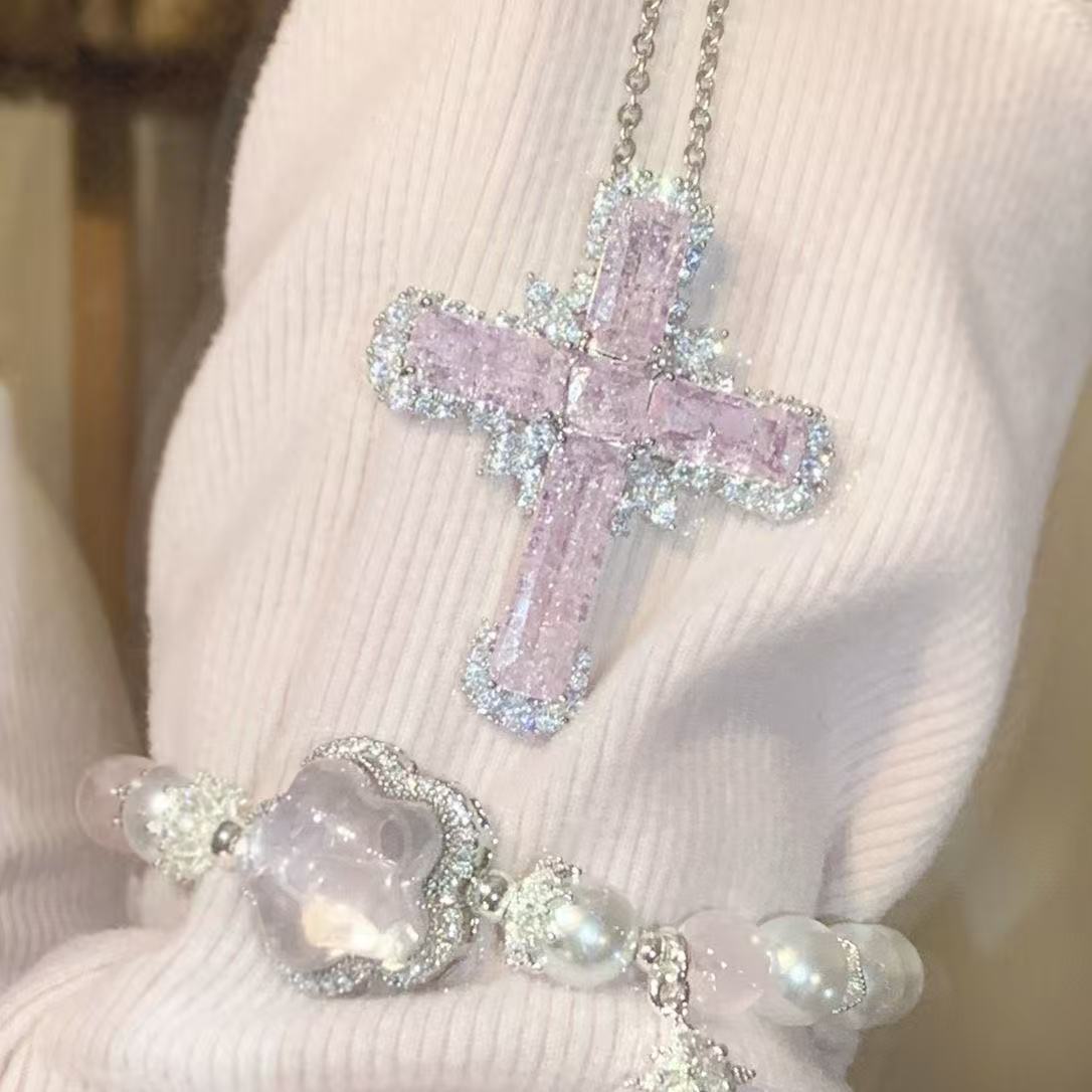 Shattered Ice Cross Pendant Necklace A Sweet High-Value Sweater Chain That Captures The Heart