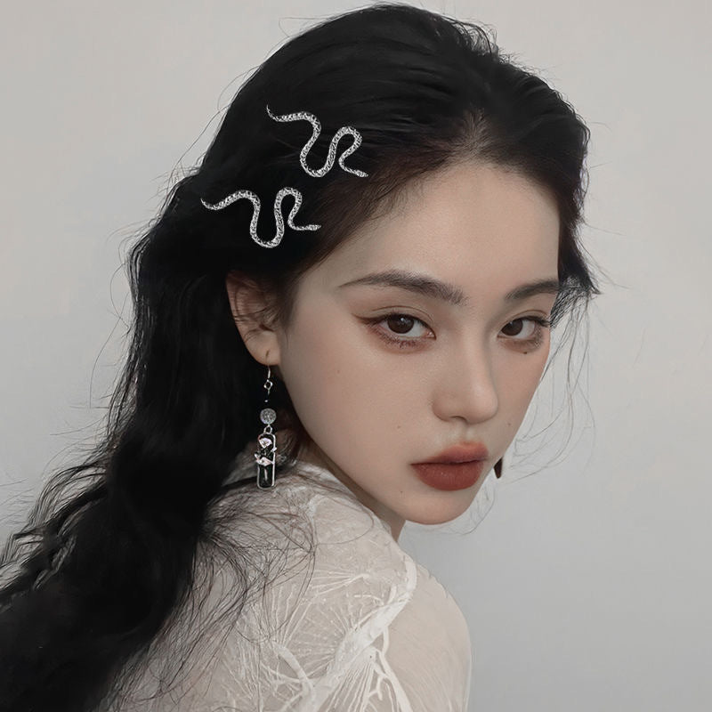 Retro Creative Snake-shaped Dark High-grade Versatile Personalized Cold Style Side Clip Fashion
