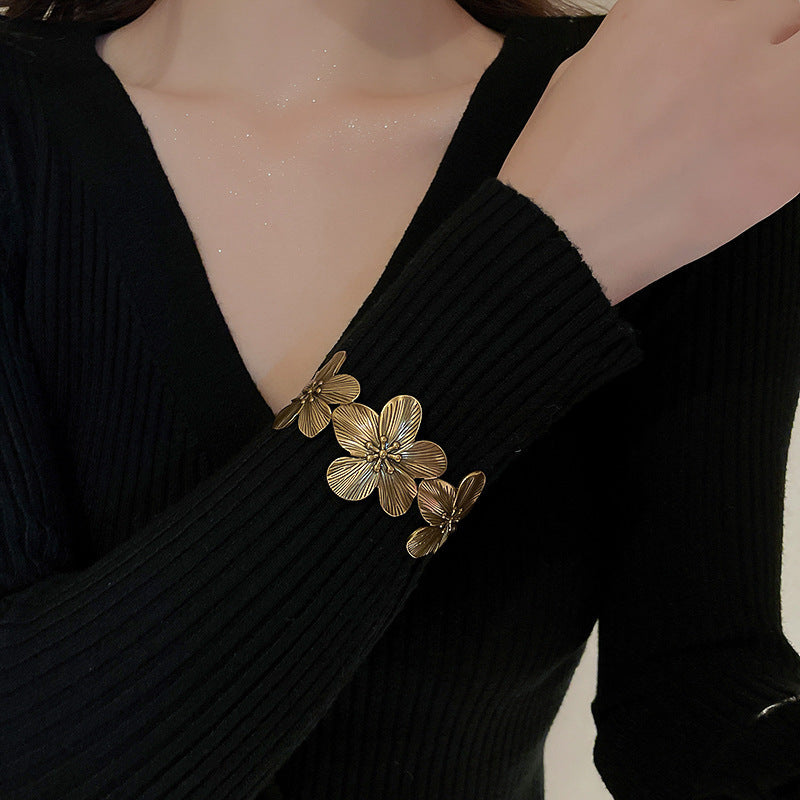 Women's Open Arm All-match Exaggerated Bracelet