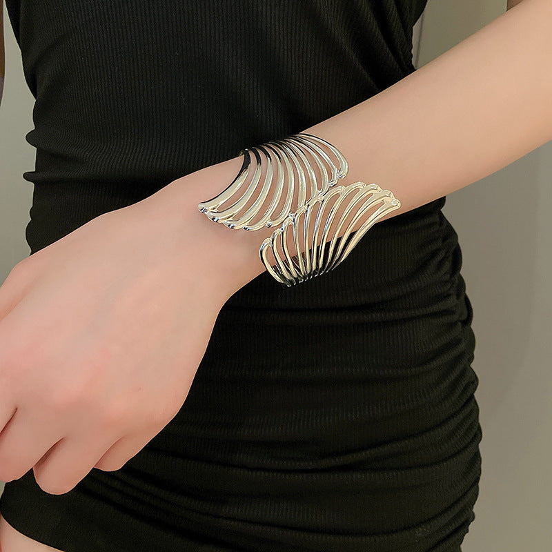 Women's Open Arm All-match Exaggerated Bracelet