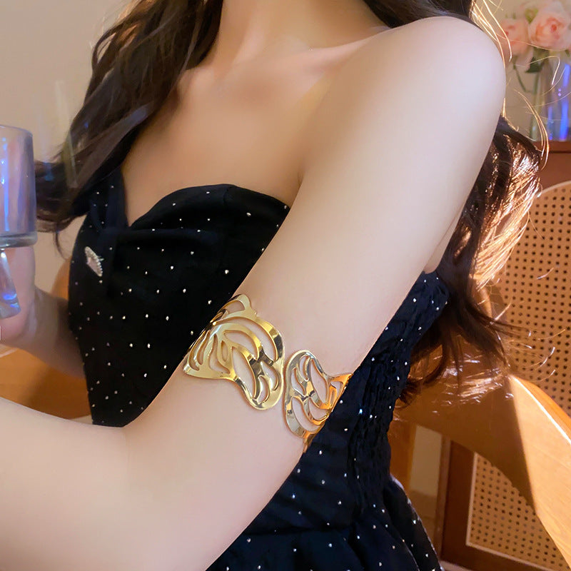 Women's Open Arm All-match Exaggerated Bracelet