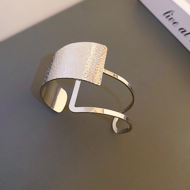 Women's Open Arm All-match Exaggerated Bracelet