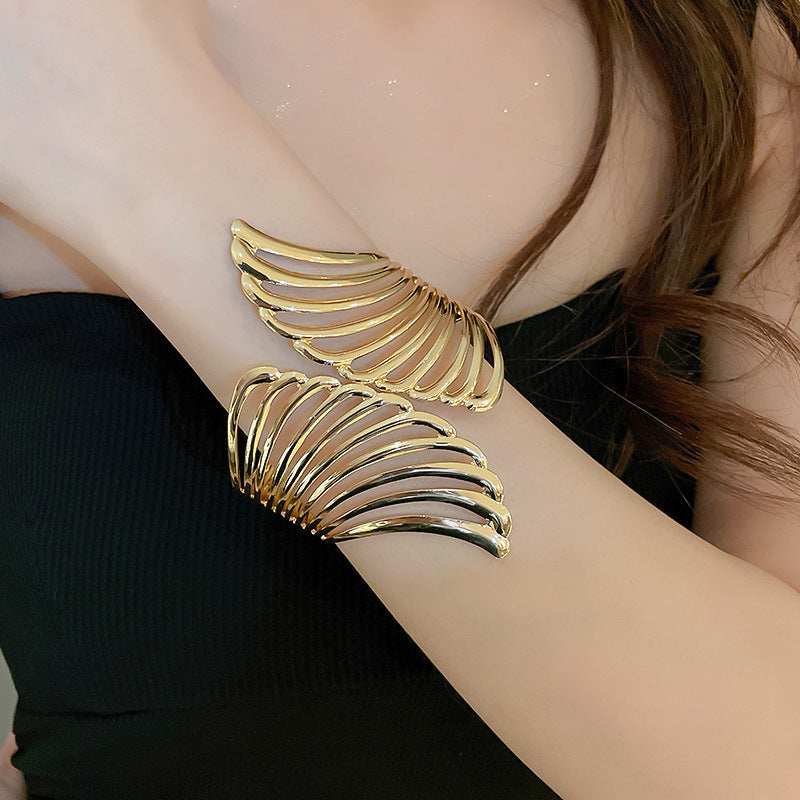 Women's Open Arm All-match Exaggerated Bracelet