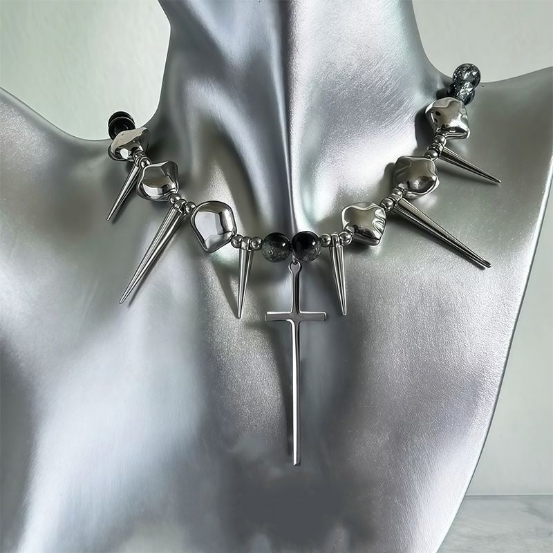 Exaggerated Punk Necklace With Cross-Shaped Rivets