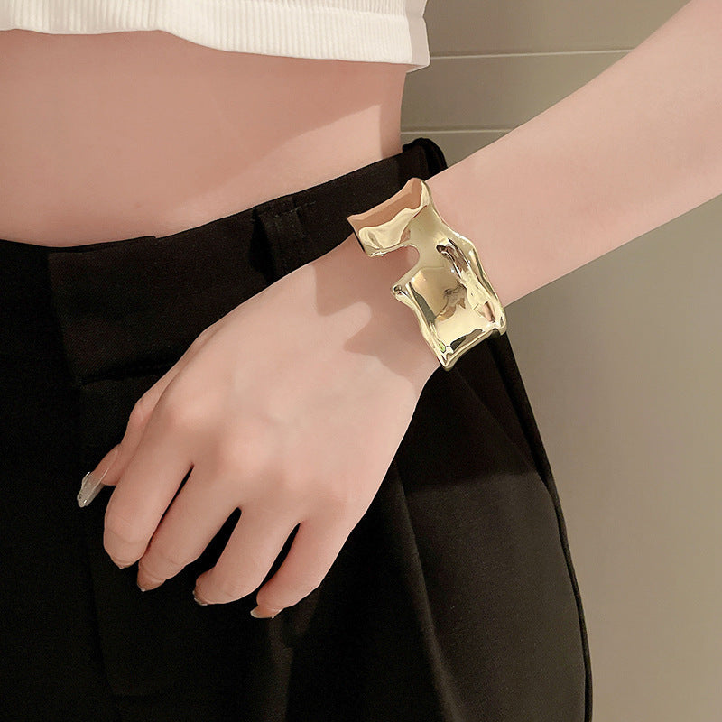 Women's Open Arm All-match Exaggerated Bracelet