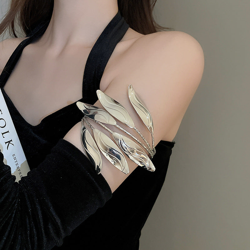 Women's Open Arm All-match Exaggerated Bracelet