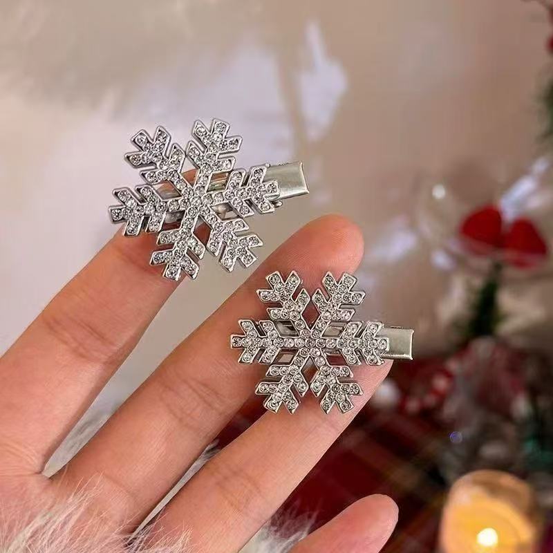 Women's Versatile Christmas White Pom-pom Snowflake Hair Clip