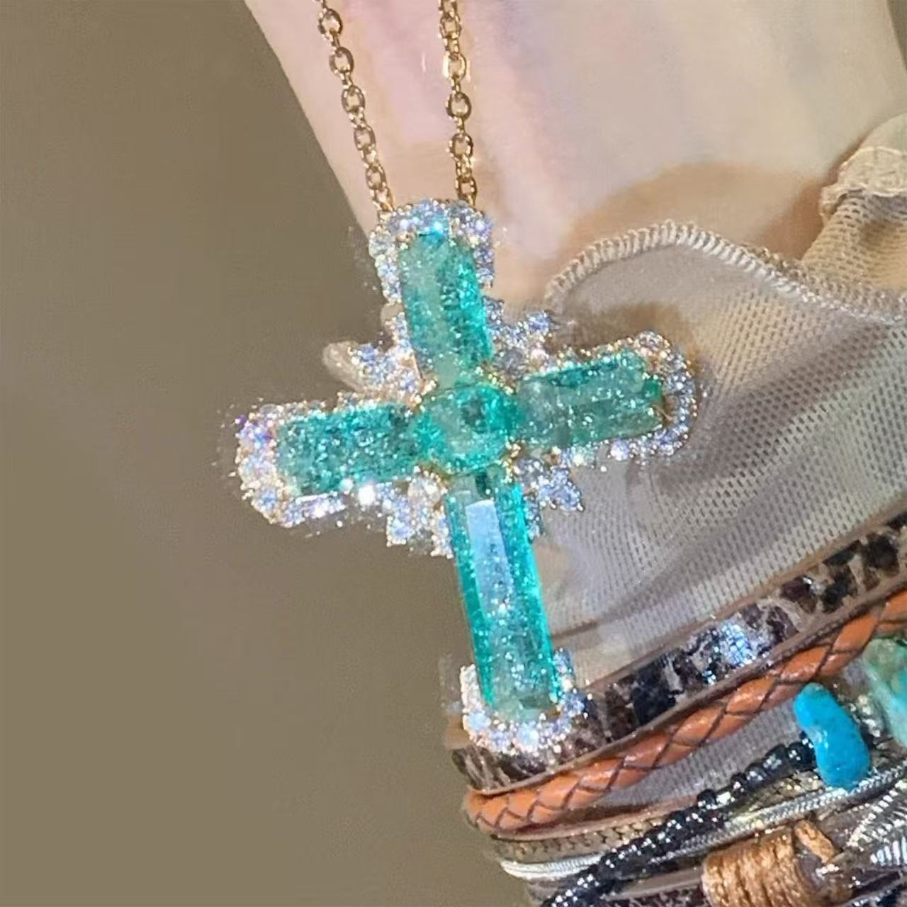 Shattered Ice Cross Pendant Necklace A Sweet High-Value Sweater Chain That Captures The Heart
