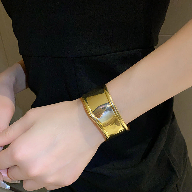 Women's Open Arm All-match Exaggerated Bracelet