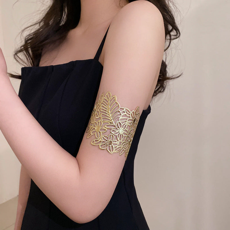 Women's Open Arm All-match Exaggerated Bracelet