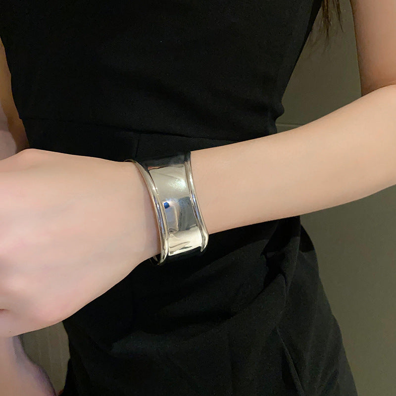 Women's Open Arm All-match Exaggerated Bracelet