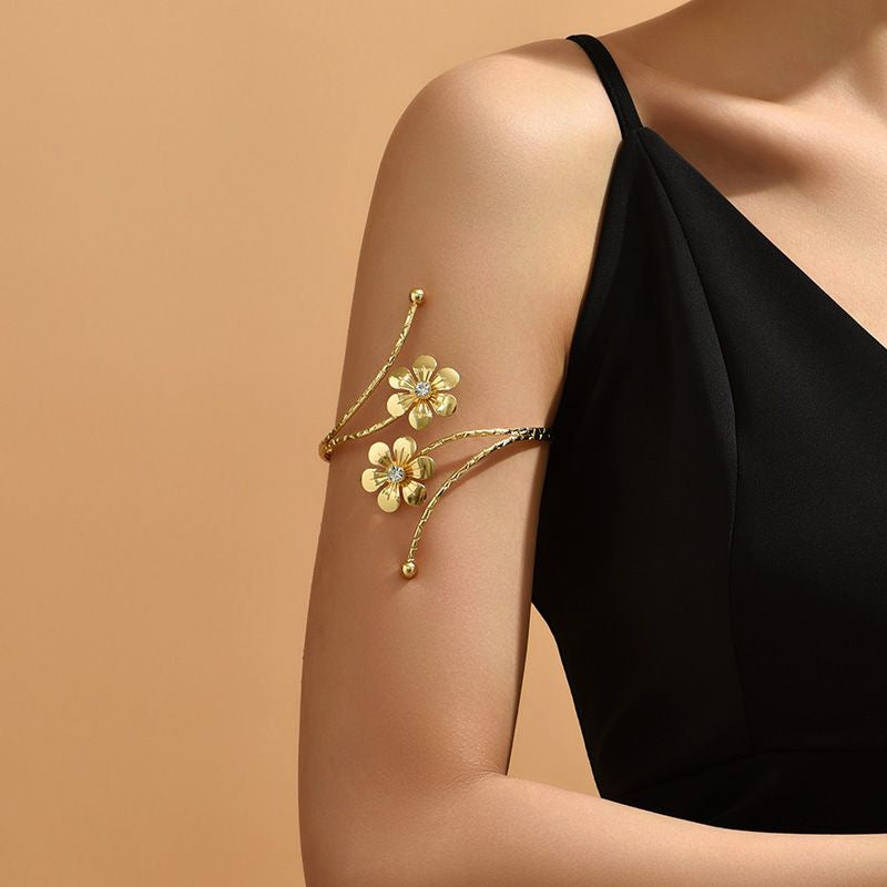 Women's Open Arm All-match Exaggerated Bracelet