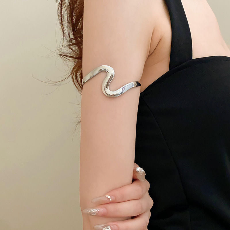 Women's Open Arm All-match Exaggerated Bracelet