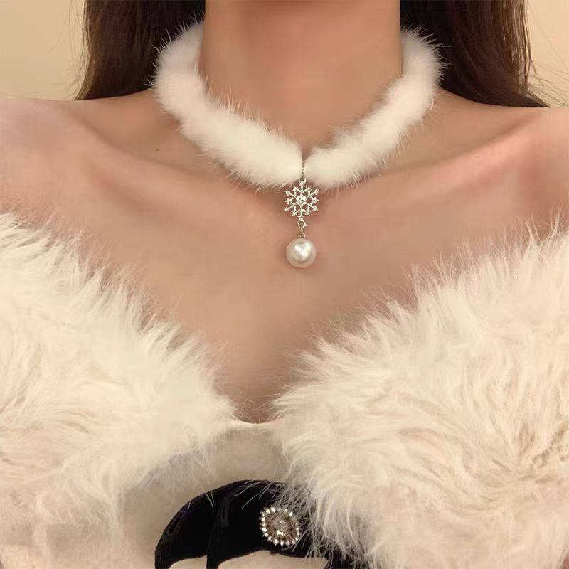 Fuzzy Rose Choker New Plush Necklace Design