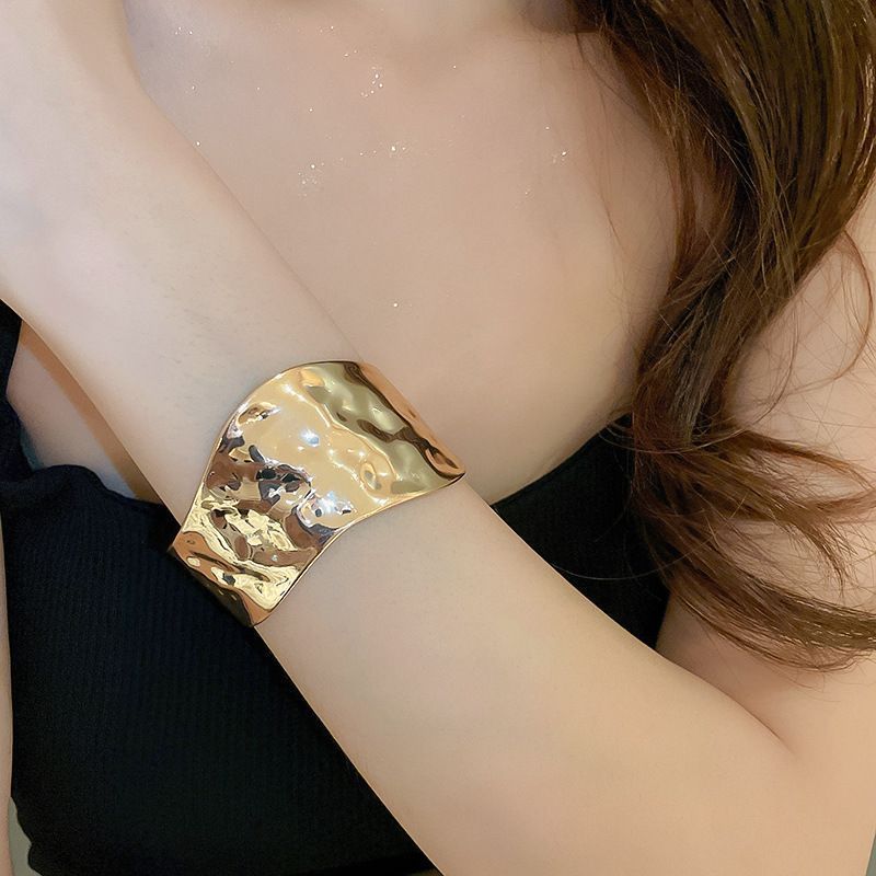 Women's Open Arm All-match Exaggerated Bracelet